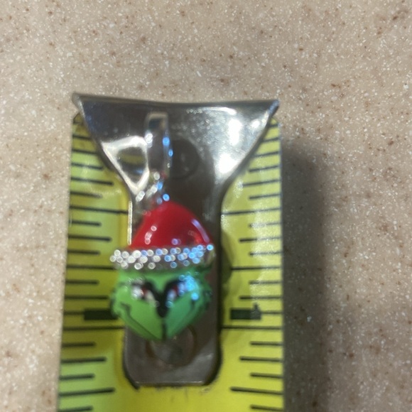 NWT Grinch Bundle w/.925 Charm - Picture 7 of 17